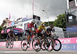 Pedalistas ecuatorianos realizan una actividad estratégica 