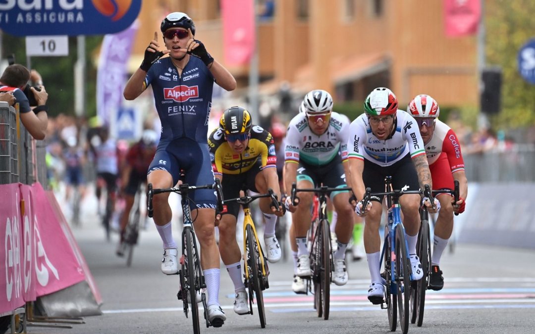 Tim Merlier se impuso en la primera volata de la edición de 2021