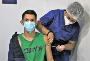 Este miércoles se vacuna jugadores 