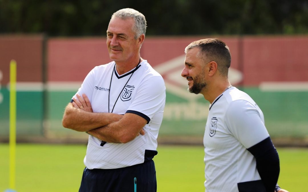 Gustavo Alfaro DT de Ecuador felicitó a sus jugaodres