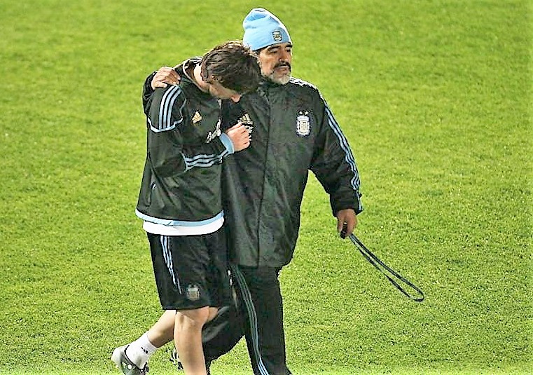 Pacho Maturana: Messi es ternura, es ciencia, es el perfume exquisito y Diego es el barrio”.