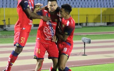 Nacional más cerca del líder