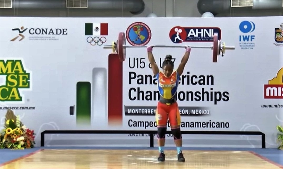 Jessica Palacios Dajomes  destacó en Panamericano de Halterofilia