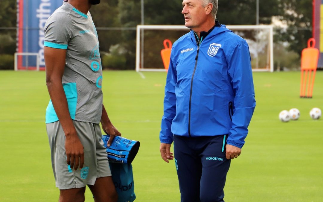 Ecuador prepara plan para enfrentar a Venezuela