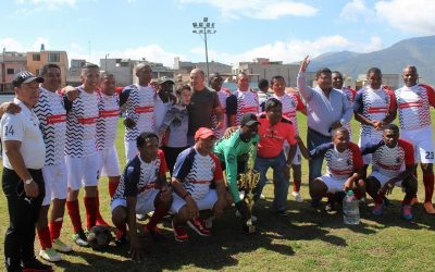 Goles y aplausos por el aniversario de Carapungo