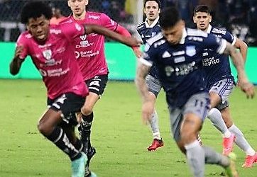 El torneo de fútbol profesional se iniciaría el 18 de febrero 2022