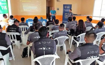 Árbitros ecuatorianos se capacitan y exigen modernización