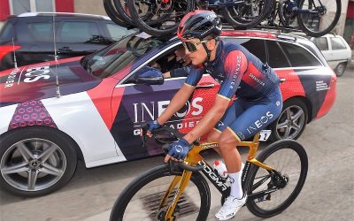 Carapaz tuvo un tropiezo con cortes y moretones