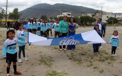 Las damas embellecen al fútbol y a Rumicucho