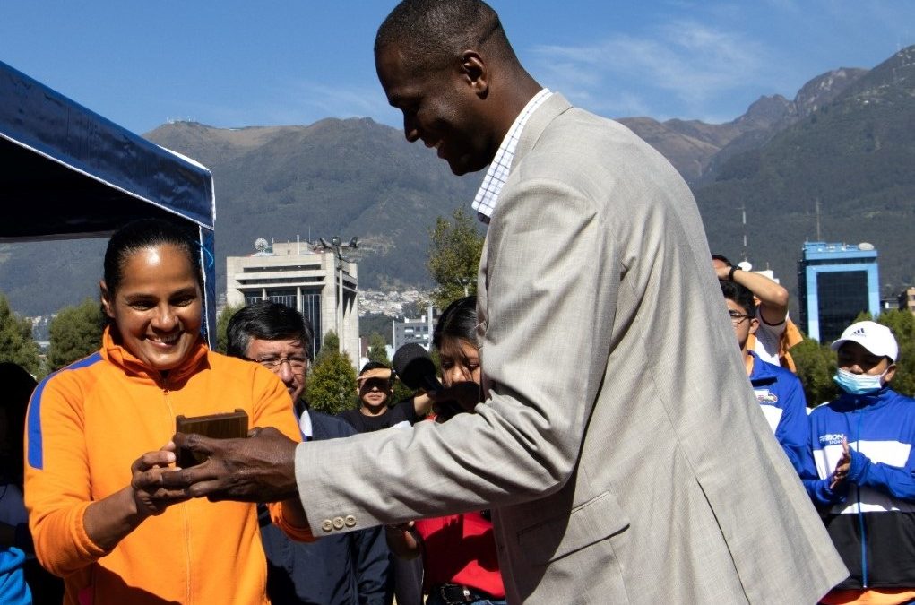 Carolinazo de frente al aro