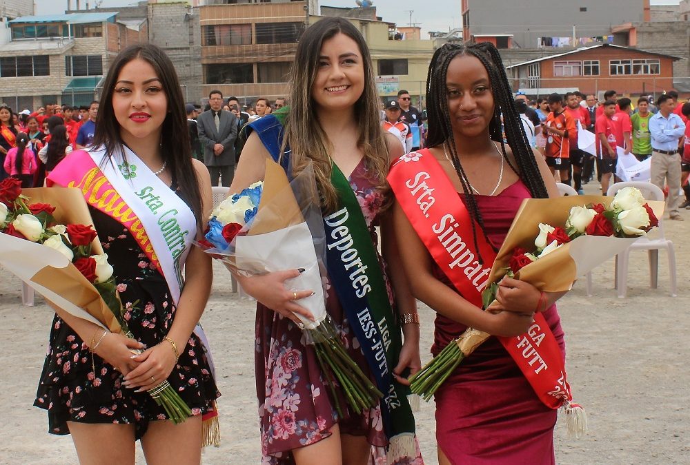 Reconocimiento y aplausos en la inauguración de liga Iess Fut