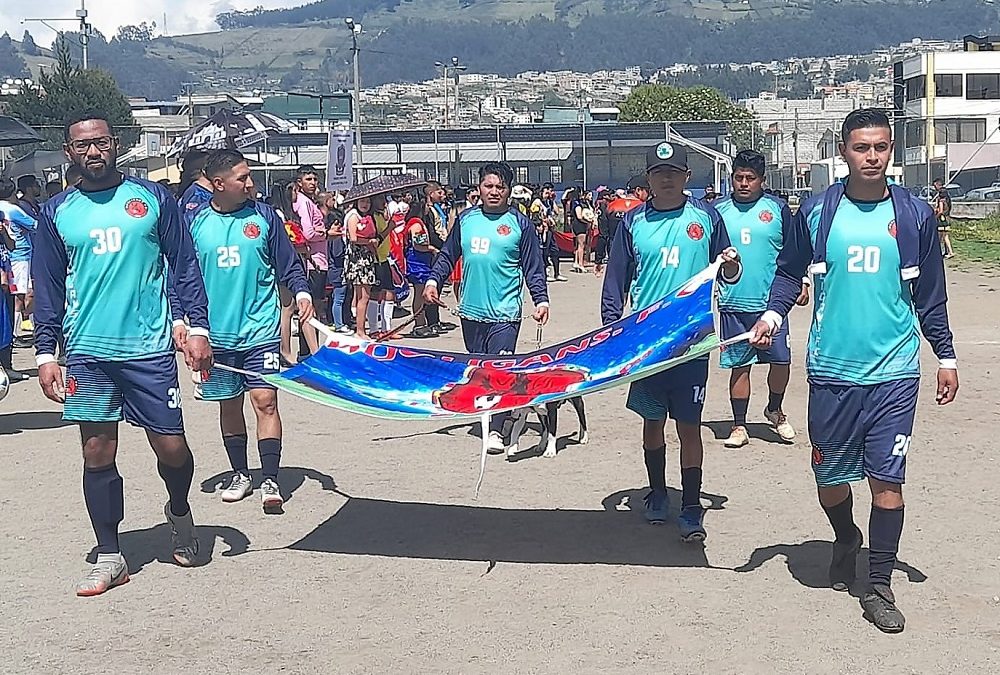 Música,  madrinas engalanaron a la Liga José Félix Barreiro