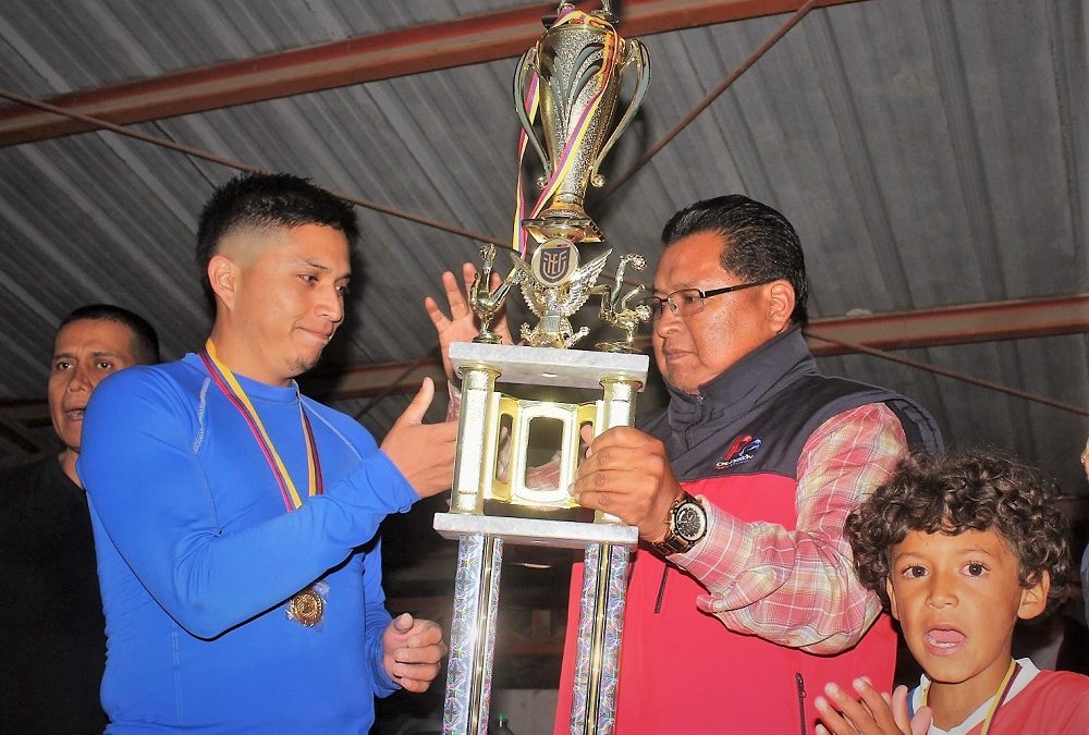 Una final “común”: goles, lluvia, neblina, abrazos y tristeza