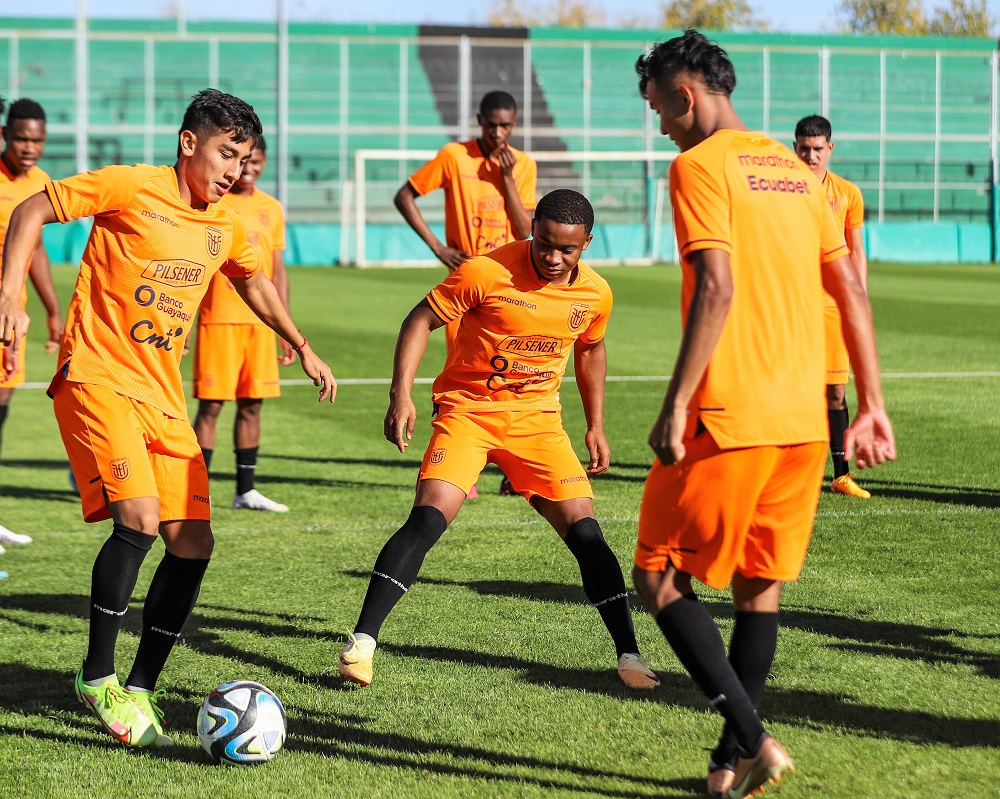 La Tri obligada a ganar