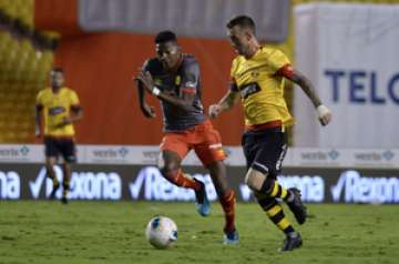 Barcelona y Emelec jugarán un clásico marcado por la desesperación