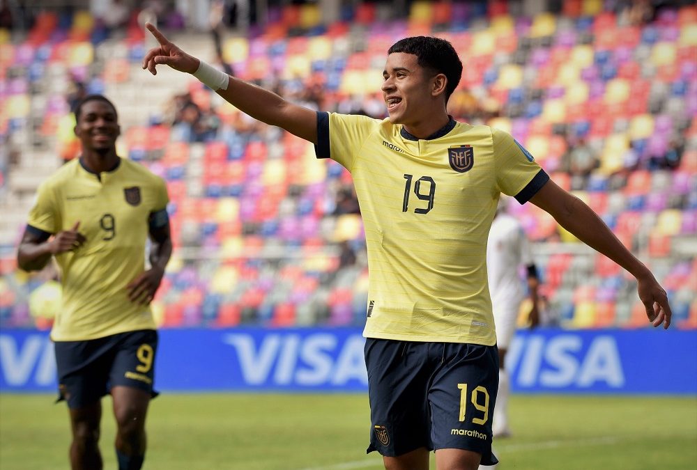 El debut de Kendry Páez con la selección de mayores de Ecuador está en lista de espera