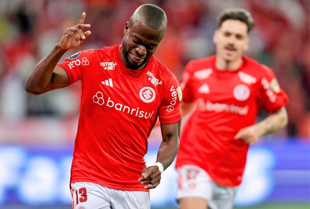 El ecuatoriano Valencia sella otro triunfo de Internacional y lo pone en semifinales