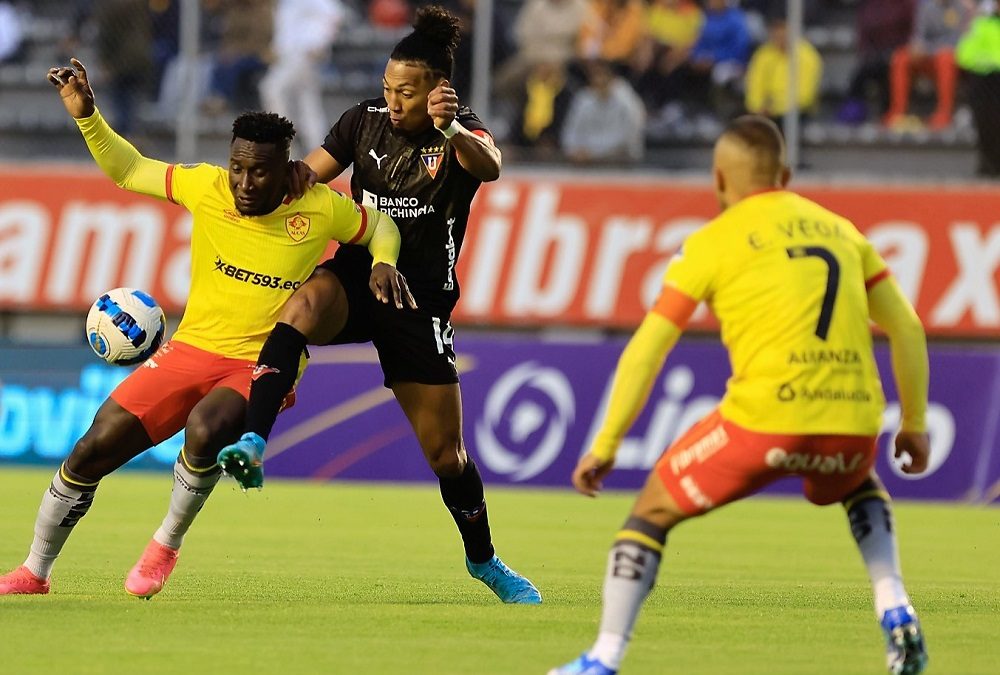 Barcelona defiende liderato ante Nacional bajo la presión de Liga, Independiente y Delfín