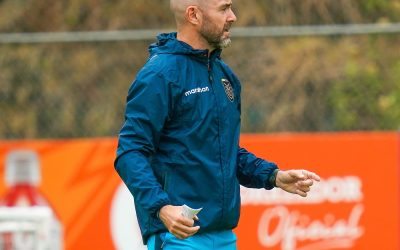 La selección de Ecuador entrena a puerta cerrada para recibir a la de Colombia