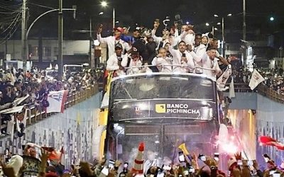 Miles de hinchas celebraron la segunda Copa Sudamericana de Liga de Quito