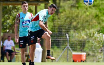 Colombia pierde al lateral Santiago Arias para el duelo con Ecuador en Quito