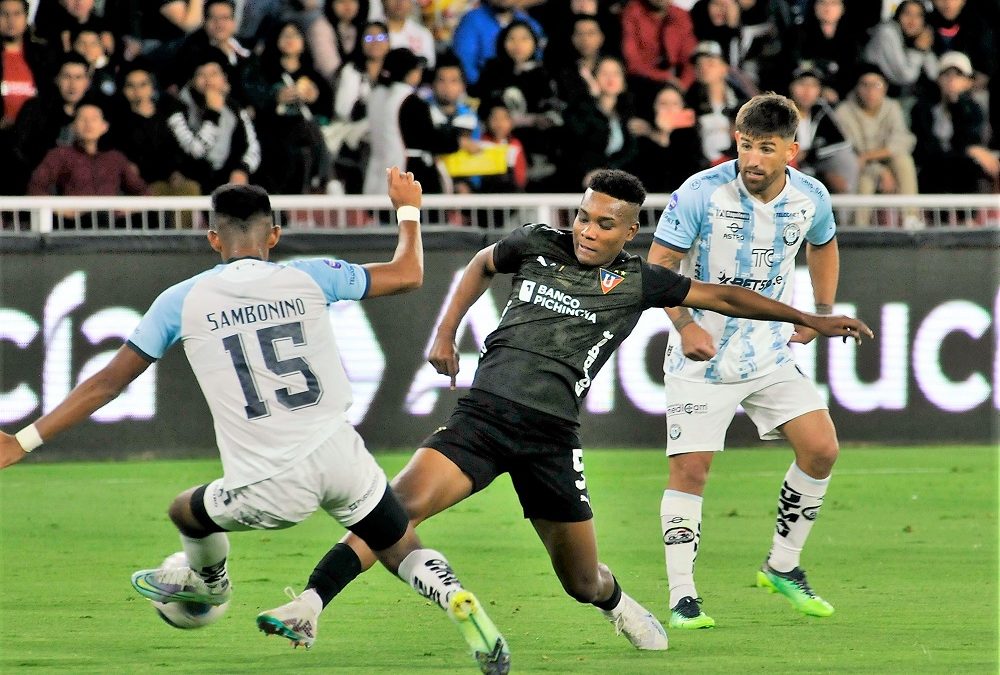 Cuatro equipos pujan para ganar al segunda etapa del fútbol ecuatoriano