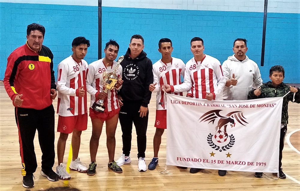 San José de Monjas se coronó campeón del ecuavóley organizado por Flq