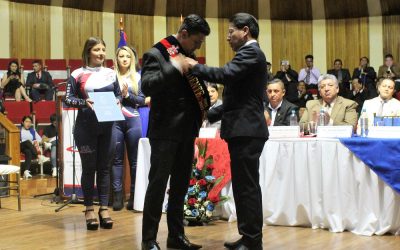 Carlos Gordon presidente de la Flq recibió la banda presidencial
