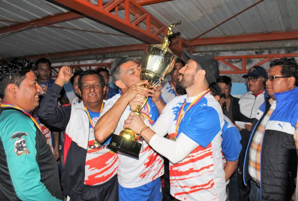 Bienestar Familiar y Mariana de Jesús subieron al podio