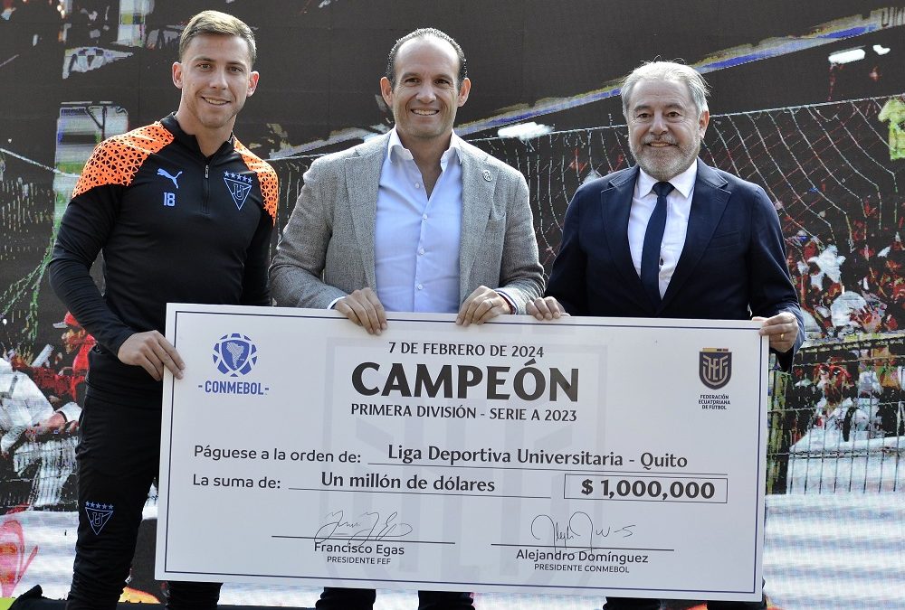 Liga recibe premio monetario por parte de la Conmebol