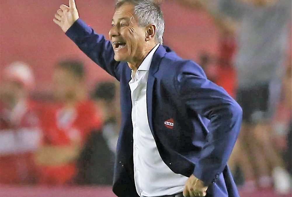 Ariel Holan dirigirá al Barcelona luego del choque ante São Paulo por la Libertadores