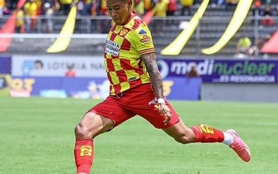 Aucas mantiene el liderato del fútbol en Ecuador, luego del empate entre Católica e Independiente
