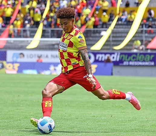 Aucas mantiene el liderato del fútbol en Ecuador, luego del empate entre Católica e Independiente